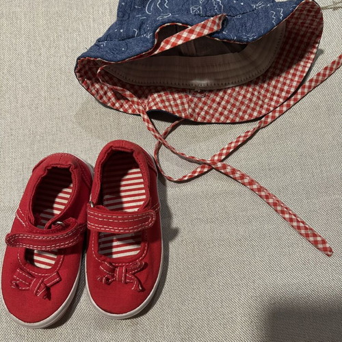Summer outfit for girl size 86-92 with hat and shoes like new