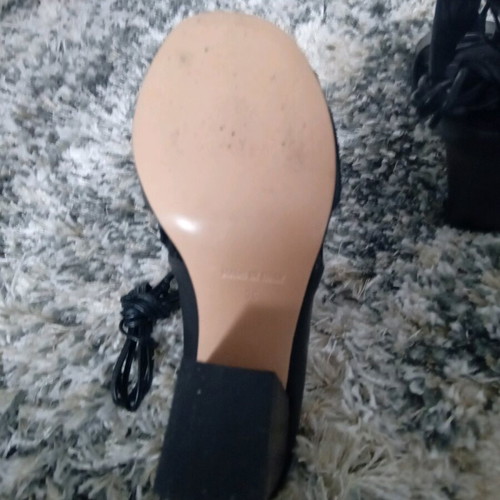 Leather sandals with laces Salvador Ribes like new, size 36, black
