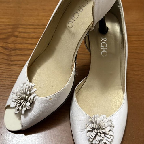 Leather peep toe pumps white size 38 like new