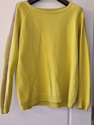 Women's sweater used, yellow, size L with impressive sleeve detail