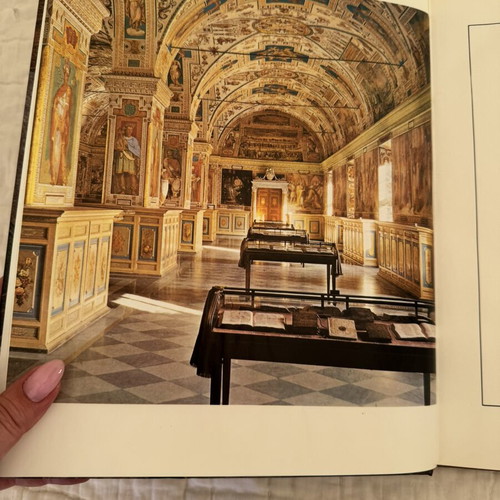 Art and Museum Books set of 3 Mondadori-Fytrakis like new, illustrated