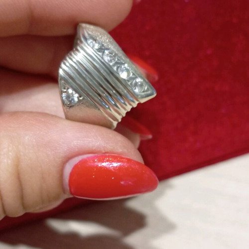 Silver 925 ring with zirconia new, unworn
