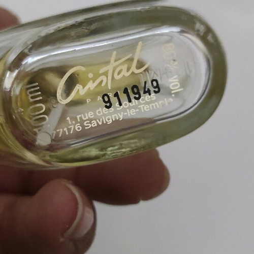 Crystal perfume used with small quantity