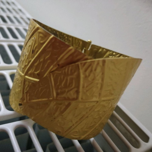 Bracelet used, gold color