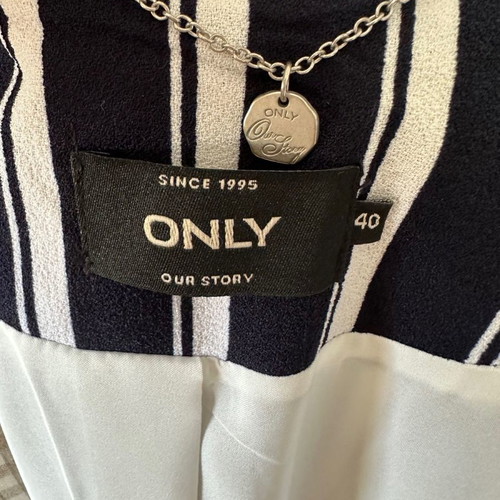 Suit used, very comfortable and cool, size 40, Only brand