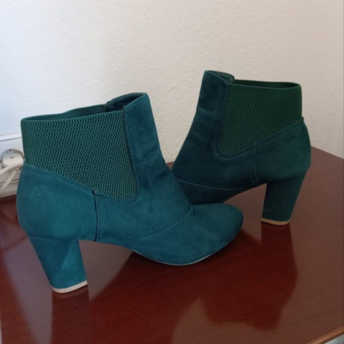 Green Cypress Suede Ankle Boots like new, size 40