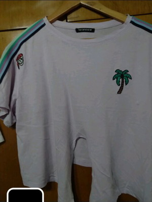 T-shirt that ties in front used, size S