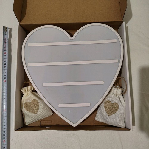 Heart wall decor used, functional without batteries