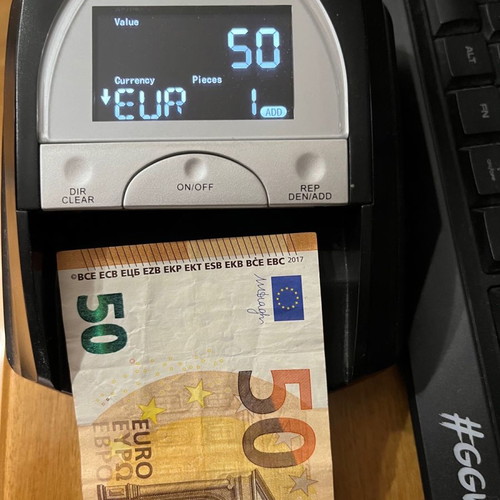 Counterfeit banknote detector lightly used