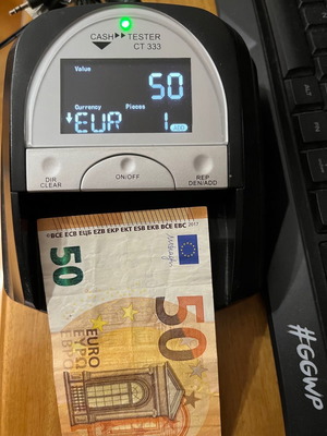 Counterfeit banknote detector lightly used