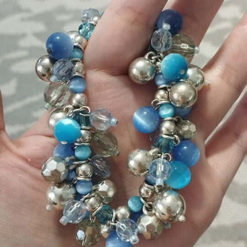 Bracelet with Blue and Turquoise Beads cluster style, like new