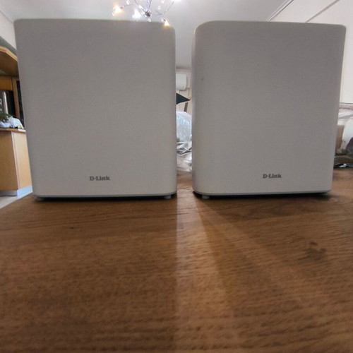 D-Link Eagle Pro AI AX3200 Mesh System M32 like new, 2 pack