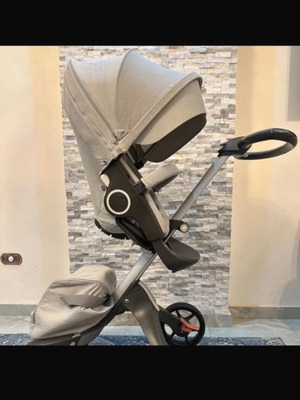 Stokke Xplory stroller and car seat like new, light gray