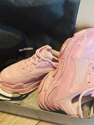 Balenciaga athletic shoes size 38, like new, pink
