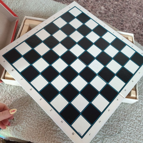 Vintage Spear's Games Chess & Checkers board game (1995)