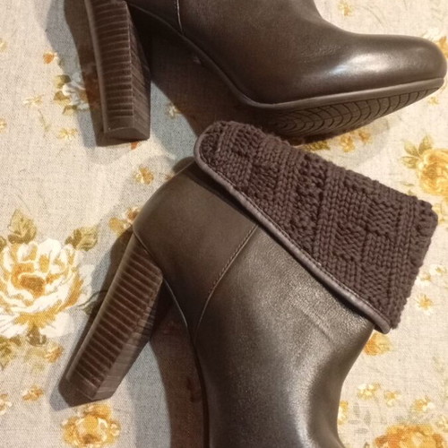 Ugg Australia leather ankle boots, beige and brown, size 40