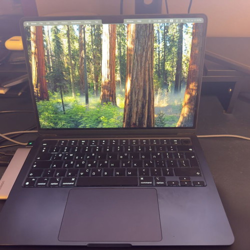 MacBook Air M2 Midnight 13" 16GB RAM 512GB SSD like new