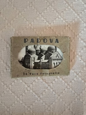 Vintage σουβενίρ Πάντοβα με 19 ασπρόμαυρες φωτογραφίες της πόλης