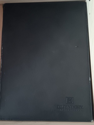Defendory seminar folder used with minor spine wear