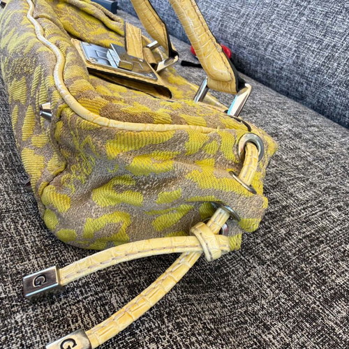 Guess Y2K vintage bag used, yellow handheld