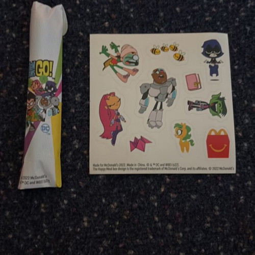 Robin and Starfire craft set like new with stickers and crayons