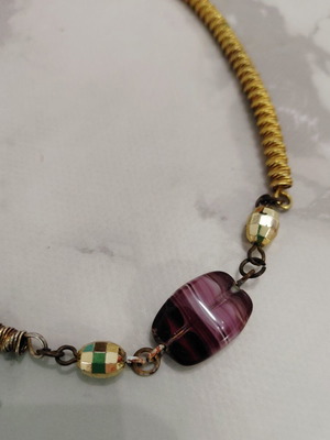 Vintage women's necklace from the 70s used, with damages and broken clasp