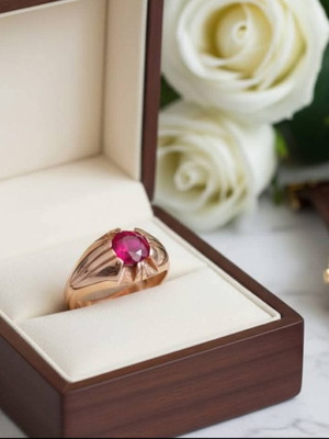 Vintage 14K gold ring with ruby used
