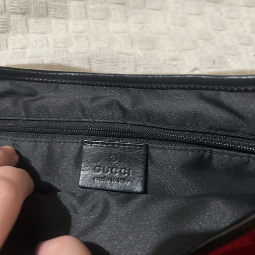 Gucci shoulder bag like new, red