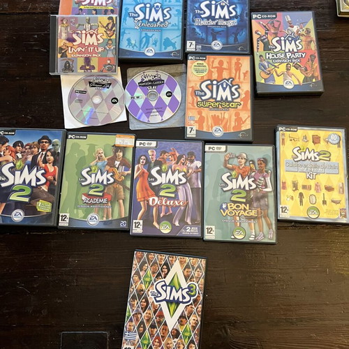The Sims PC games bundle used with multiple expansion packs