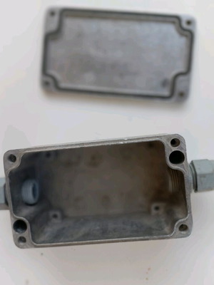 Κουτί διακλάδωσης εξωτερικό αλουμινίου σαν καινούργιο, στεγανό