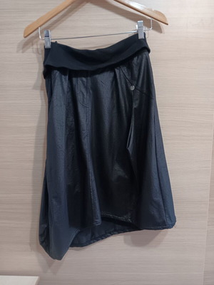 Attrattivo women's skirt black like new, size S