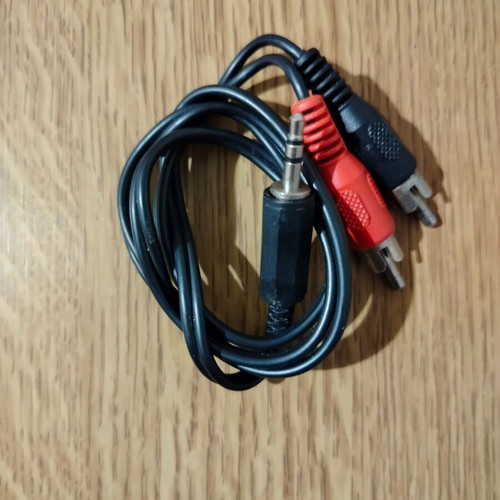Cable 1 x 3.5'' male - 2 x RCA male used, audio cable