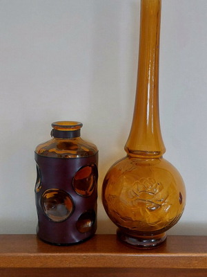 Pack of two vintage blown glass vases like new