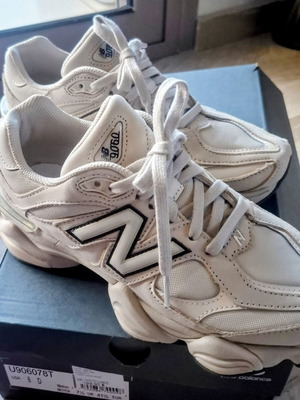 New Balance 9060 маратонки нови, бежови, номер 41.5