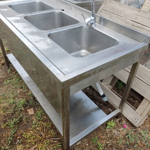 Triple stainless steel sink with faucet