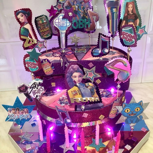 Huntrix Saja Boys Paper Cake new with lighting and birthday candles