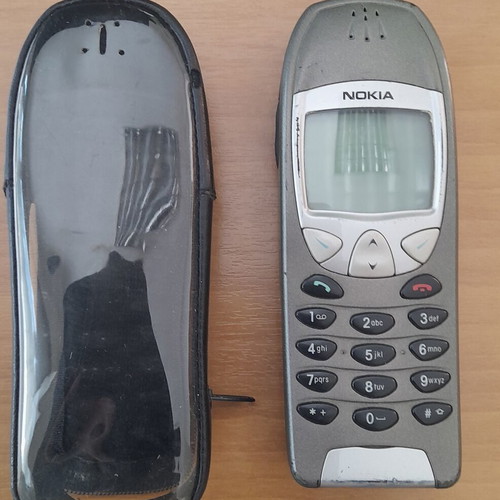 Nokia 6210 phone used, functional