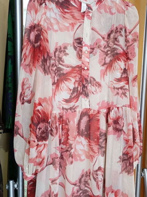 H&M chiffon dress size small like new with lining