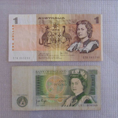 Collectible banknotes used, pack of 10 from various countries
