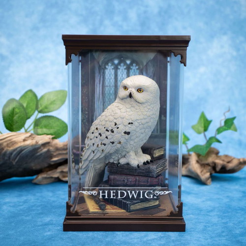 Noble Collection Harry Potter Hedwig 7'' Statue new with acrylic case