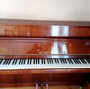πωλείται πιάνο πετροφ