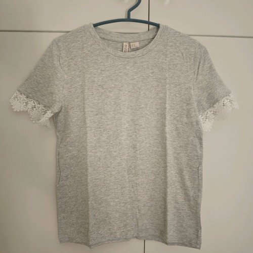 H&M T-shirt like new, gray, size XS