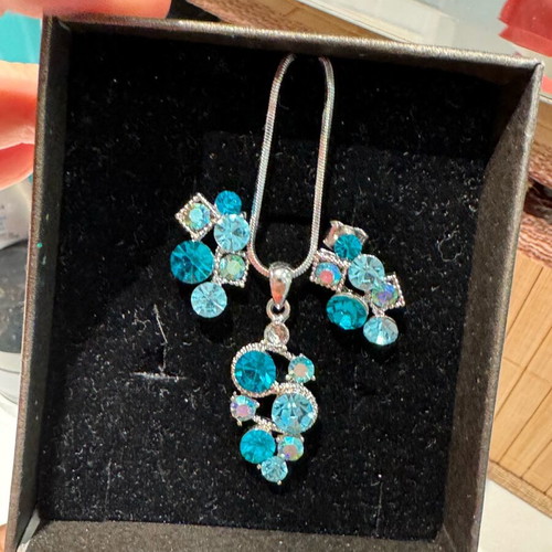 Jewelry set earrings necklace from Singapore like new