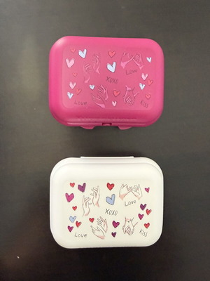 Tupperware XOXO Love & Kiss set of 2 food containers new