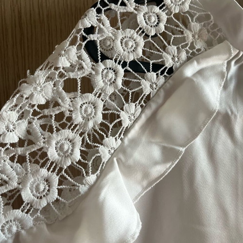 Women's blouse with lace like new, size M, white