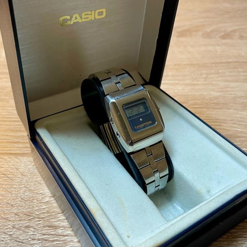 Casio Casiotron Vintage women's used blue watch with Fishbone bracelet