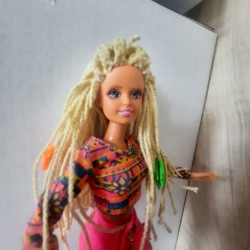 Sindy Crimp & Bead doll Hasbro 1994 used, original clothes