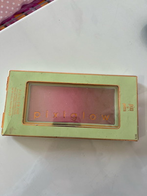 Pixi Glow Blush Highlighter x Petra sealed