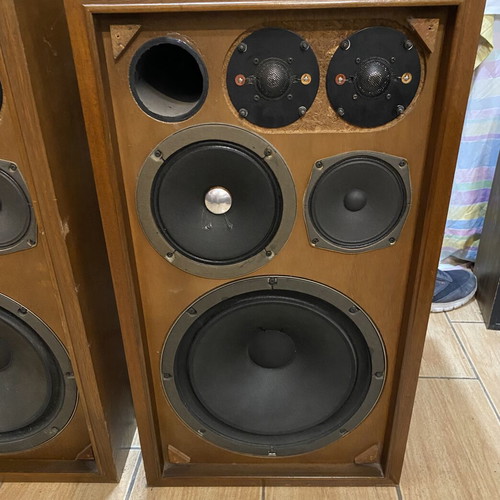 Sansui SP-1500 vintage speakers used, 3-way 5-speaker system