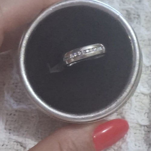Silver 925 ring size 17.3 with zircon stones like new